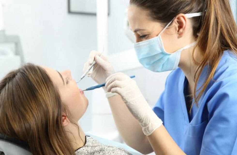 Una mujer fue por un dolor de muelas, le dieron un antibiótico disuelto y murió