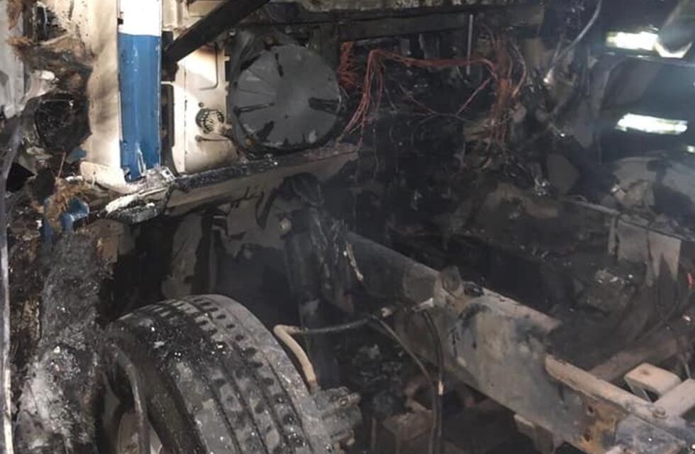 Marcos Juárez: se quemó de forma total la cabina de un camión