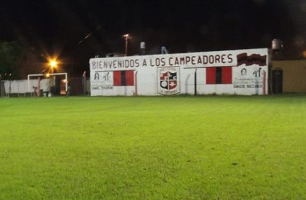 Tres niños de diez años fueron detenidos por robar pelotas en un club