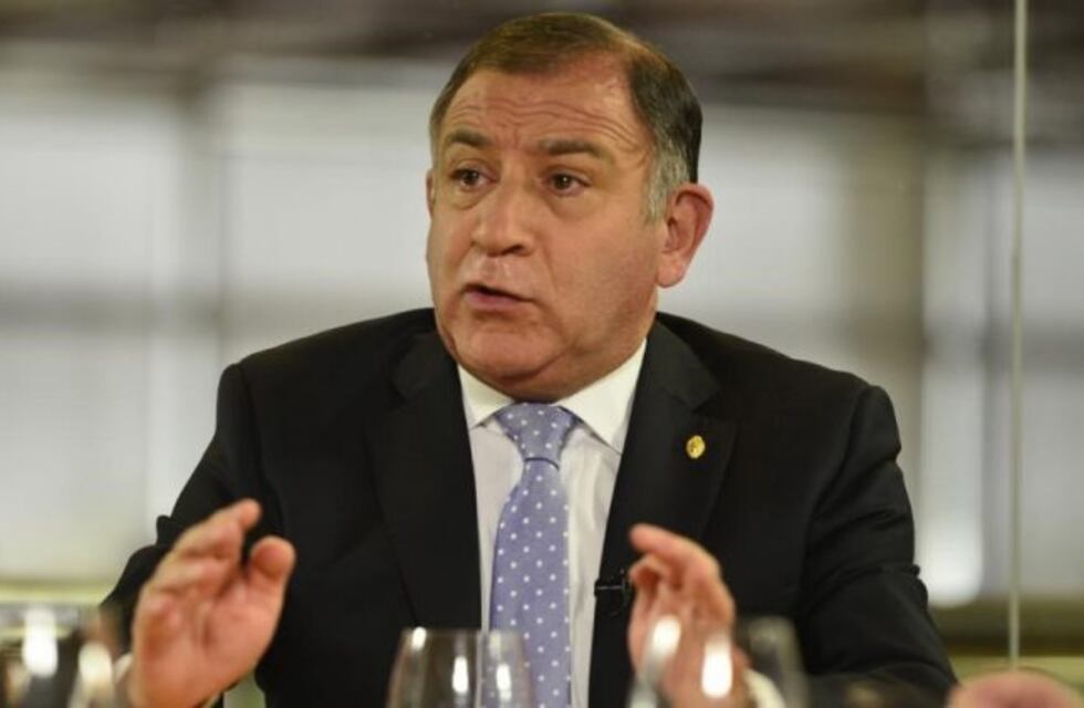 Oficializan la salida de Luis Juez de la embajada en Ecuador