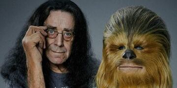 Peter Mayhew falleció este jueves\u002E La Galaxia llora por un querido personaje\u002E