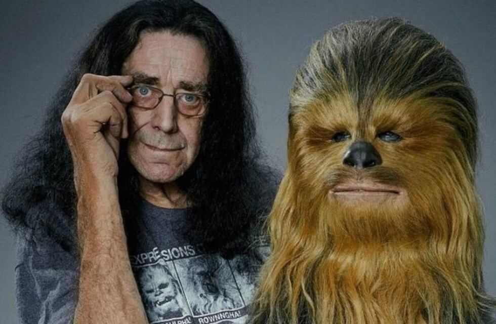 El homenaje del Chewbacca cordobés al actor que lo popularizó en Star Wars