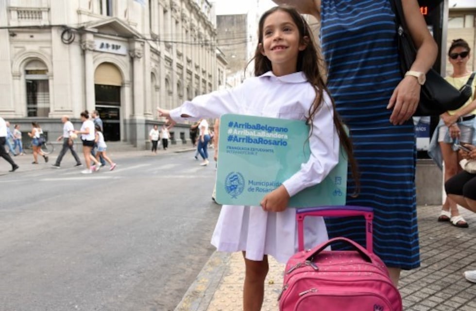 El ministro Safrán ratifica fechas de vigencia del boleto estudiantil