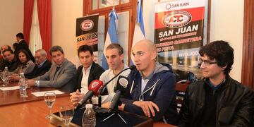 Previo al lanzamiento, hubo una charla entre las autoridades del automovilismo y las provinciales\u002E