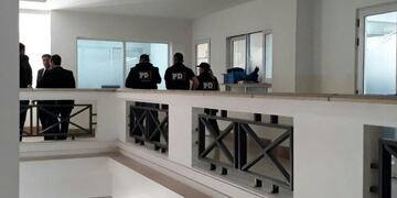 El procedimiento se realizó este martes en la Secretaría de Hacienda y Desarrollo Social\u002E (@ArielRodr1guez)