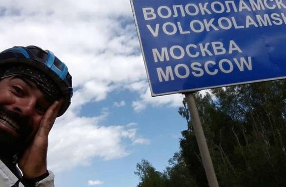 Llegó a Rusia el cordobés que se fue en bicicleta al Mundial con un fin solidario
