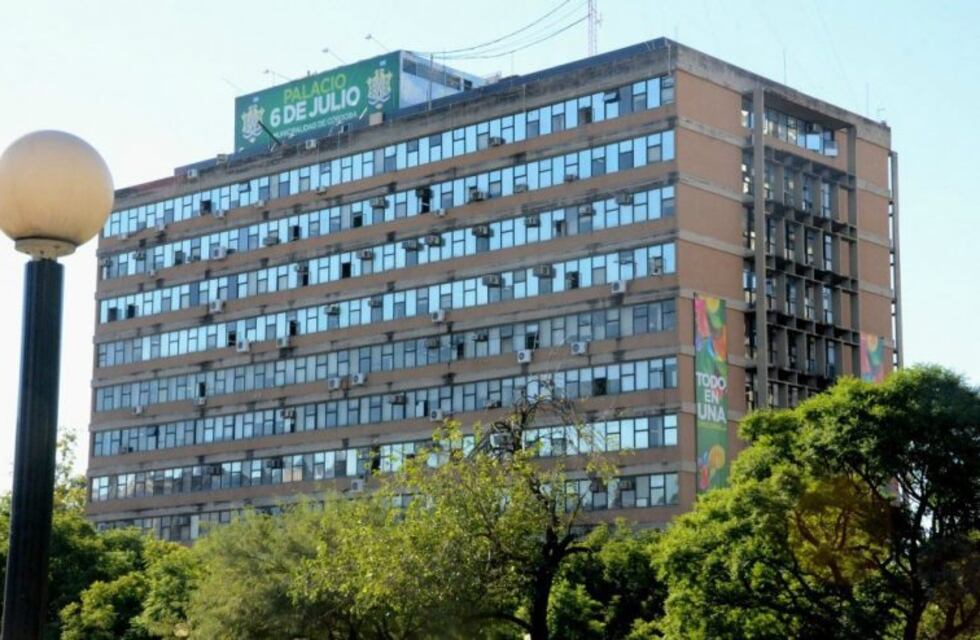 Echan a una empleada de la Muni que faltó 25 veces