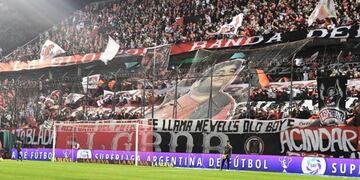 El primer caso se registró después de un partido en el estadio Marcelo Bielsa\u002E (Facebook)