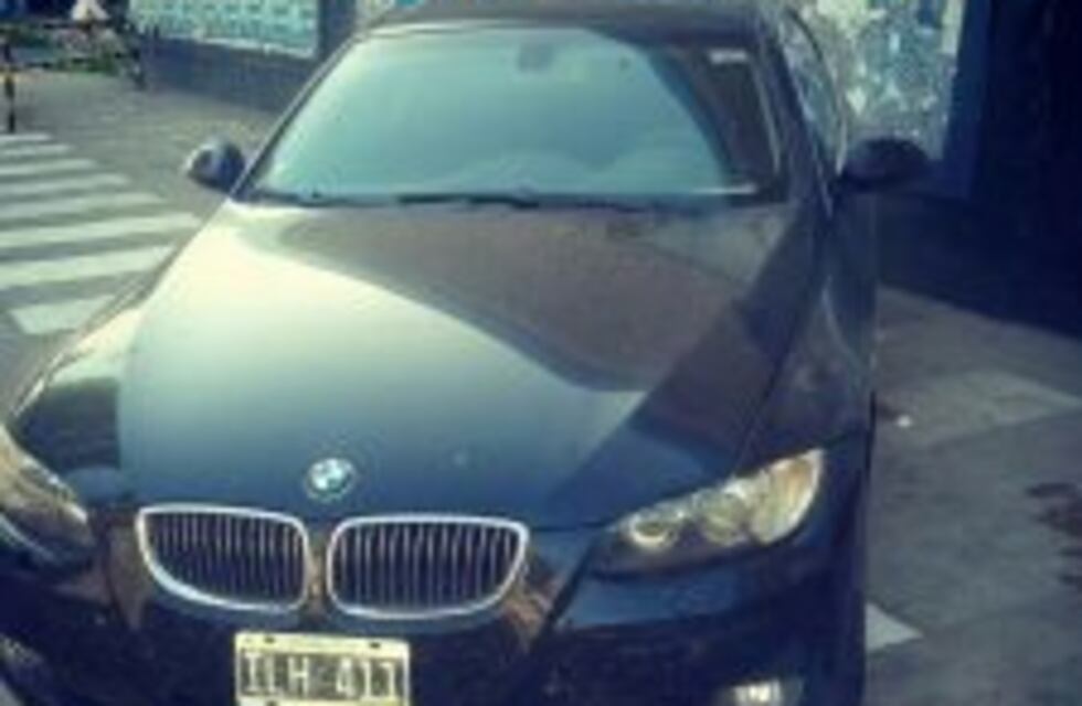 Asaltaron a una familia en Baigorria, les robaron dinero y huyeron con el BMW de los dueños