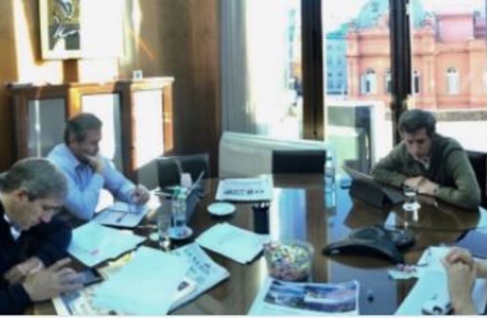 El Gobierno emitió un bono en dólares a un plazo de 100 años