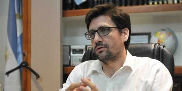 El ministro de Educación Juan Luna  confirmó que los sueldos docentes ya se pagan con el aumento