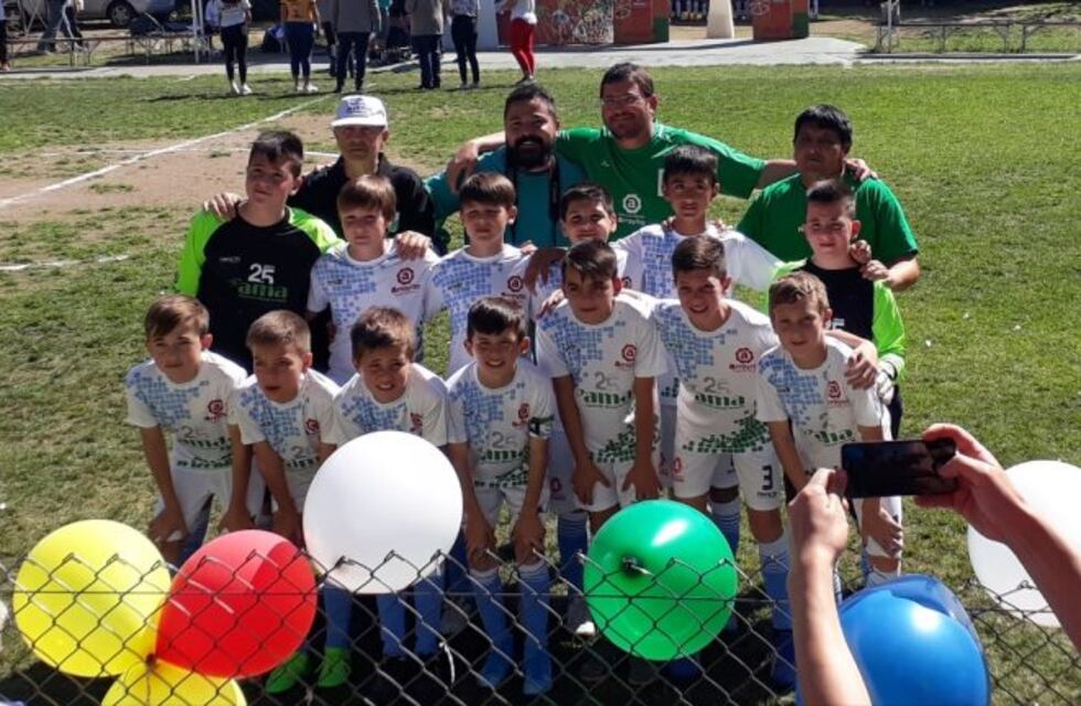 Arroyito en las semifinales del torneo de fútbol infantil de Canal 12