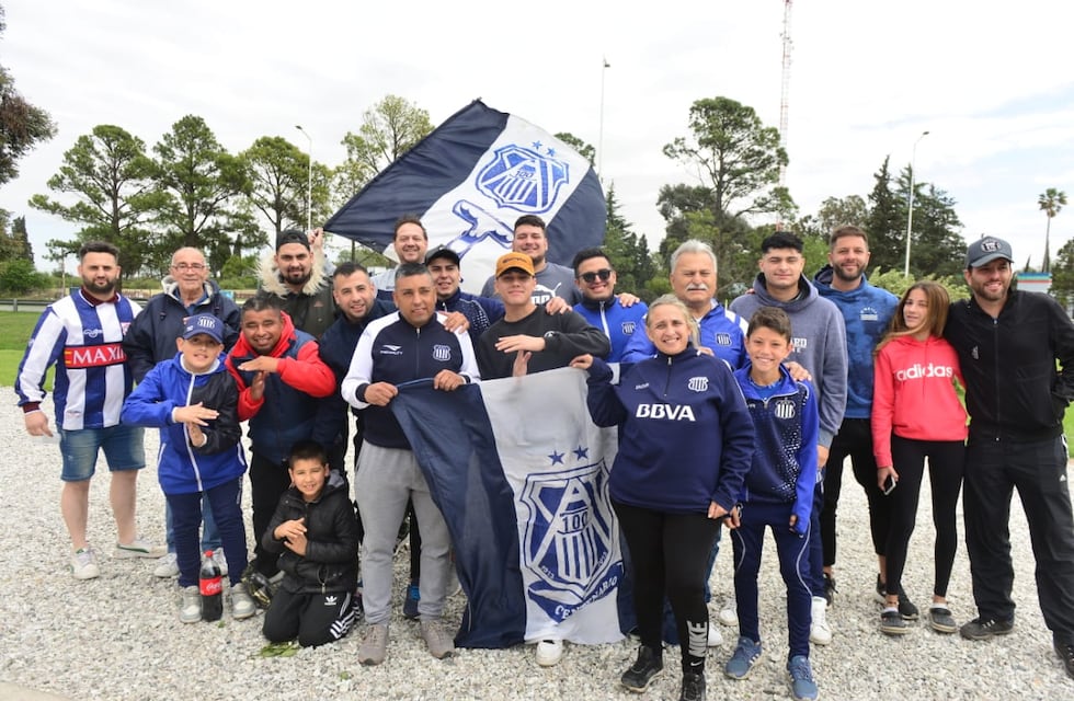 La “T” invadió Mendoza: noche y promesa de hinchas en la previa a la final de Copa Argentina