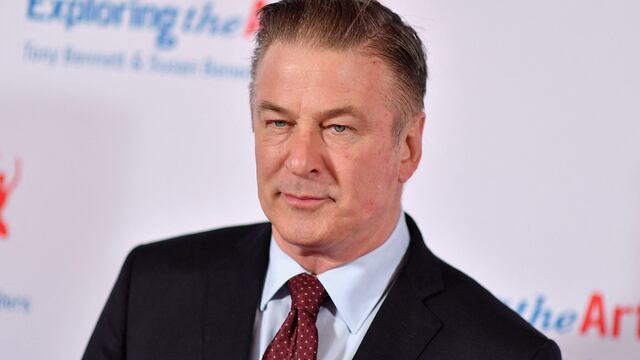 El actor Alec Baldwin ha conmocionado al mundo luego de matar accidentalmente a la directora de fotografía Halyna Hutchins.