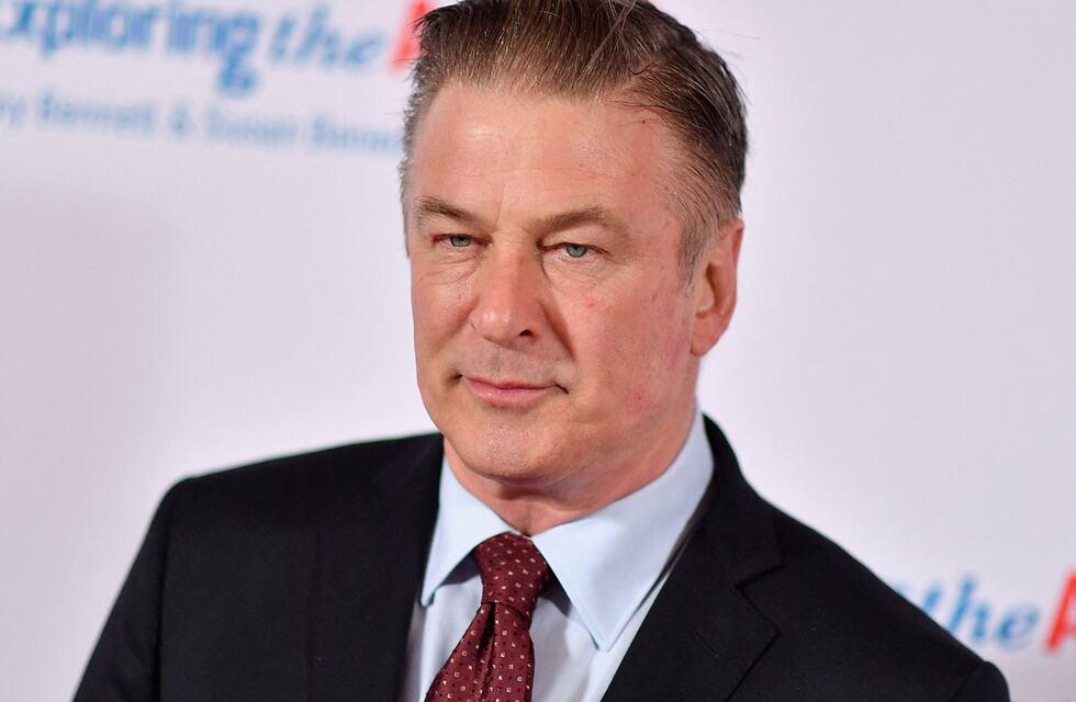 Alec Baldwin rompió el silencio tras matar accidentalmente a su compañera en el set: “Tengo el corazón roto”