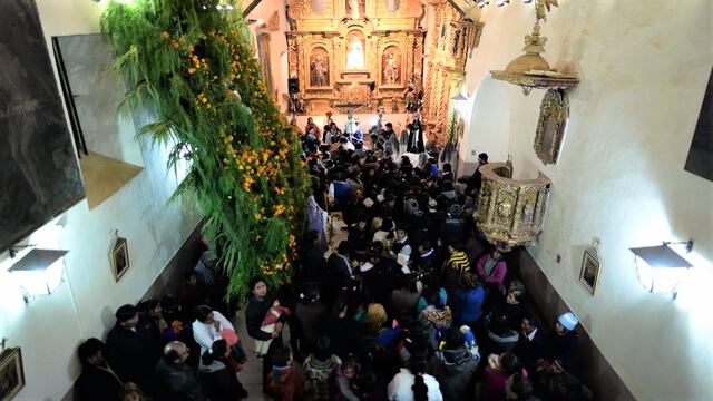 La iglesia de Yavi, en el extremo norte de la provincia de Jujuy, acoge a la feligresía de la región para la Semana Santa.
