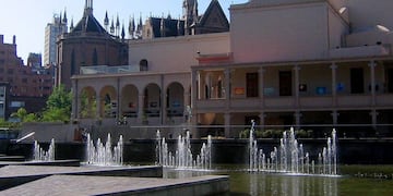 La discusión entre menores tuvo lugar en el Paseo del Buen Pastor, Córdoba, y quedó grabada. Pinterest.
