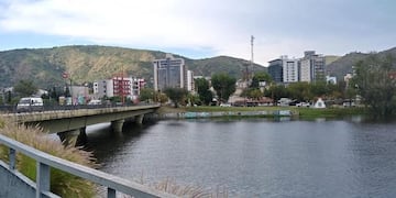 Carlos Paz paisaje nublado.