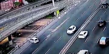 Choque múltiple en General Paz, que dejó a una mujer herida de gravedad.