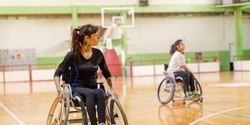 Atletas residentes de Ushuaia realizan encuentros deportivos.