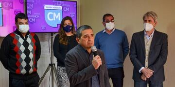 El intendente Walther Marcolini en la presentacion de los candidatos.