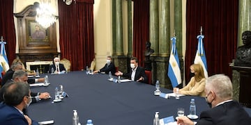 Desde el entorno de la presidenta del PJ local aseguran que el Mandatario mendocino fue invitado.
