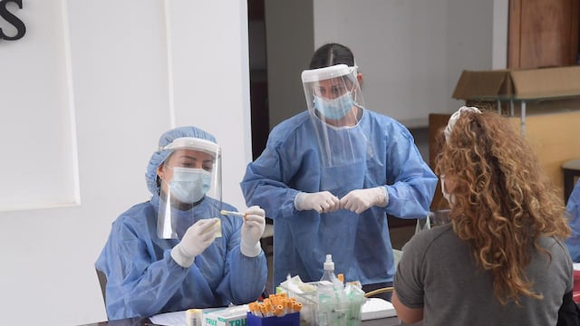 La provincia registró ocho fallecimientos y más 800 nuevos casos