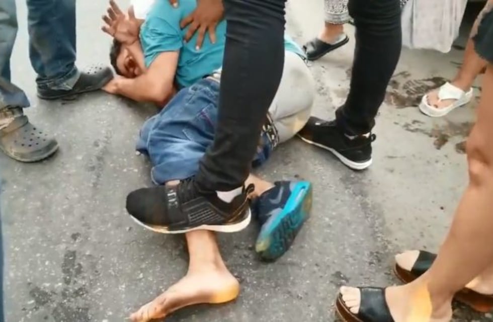 Golpeado hasta con una silla: vecinos y comerciantes casi linchan a un ladrón