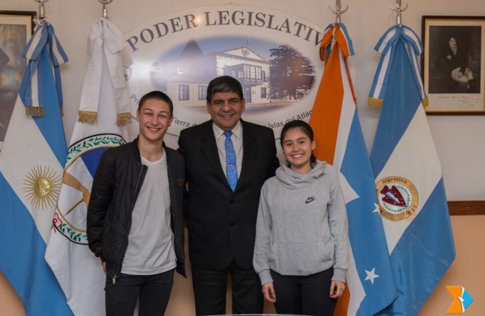 Arcando recibió a jóvenes deportistas que entrenarán en EEUU