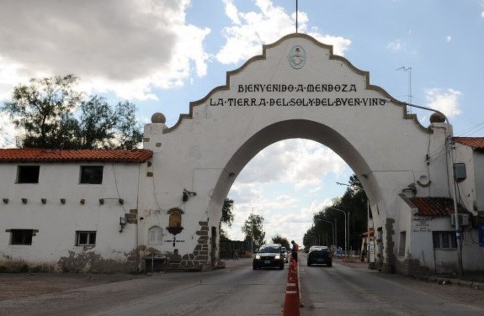 Secuestran alcohol y marihuana a hinchas de River en Desaguadero