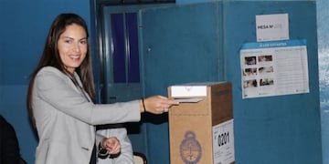 Ayelén Mazzina votó en la capital puntana\u002E
