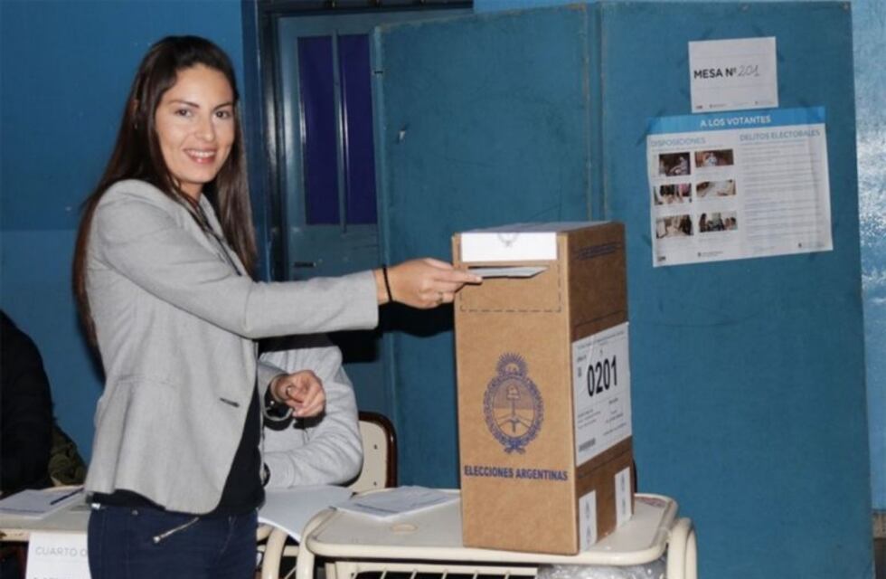 Ayelén Mazzina sufragó en la capital puntana