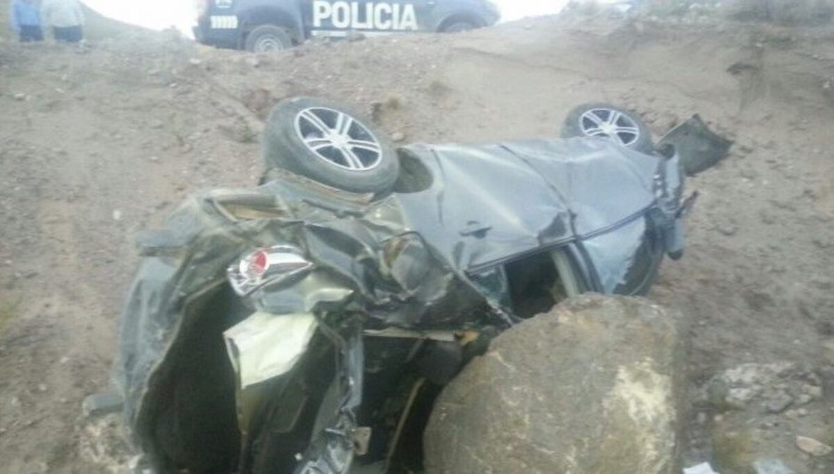 Cazadores volcaron al ser perseguidos por la policía\u002E
