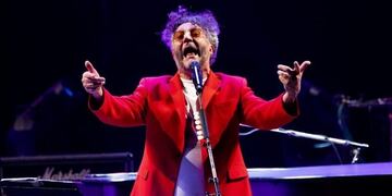 El rosarino se presentó en Los Ángeles el viernes y tuvo como invitada a Ángela Aguilar\u002E (@fitomaezmusica)