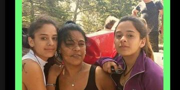 Sandra y sus hijas\u002E