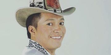 La nueva vida de Delfín Quishpe, el cantante de "Torres Gemelas": es alcalde en Ecuador y fue denunciado por sobreprecios