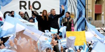 Macri promete construir metrobuses en seis provincias si es reelecto\u002E (EFE)