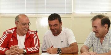 Diego Osella renovu00f3 el contrato con Newell's.