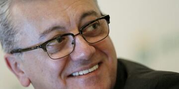 FILE PHOTO: Petroleo Brasileiro S\u002EA\u002E (PETROBRAS) CEO Aldemir Bendine smiles during a news conference in Rio de Janeiro, Brazil, March 21, 2016\u002E REUTERS/Sergio Moraes/File photo