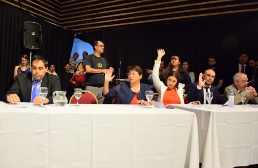 Los flamantes concejales continúan debatiendo temas pendientes de Comodoro