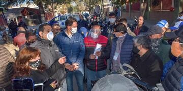 Ricardo Quintela enviará 800 mil pesos para un pago especial a los recolectores