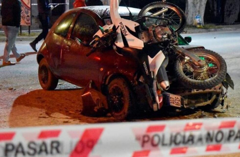 Colonia Caroya: la muerte de dos jóvenes en moto cuando escapaban de la policía