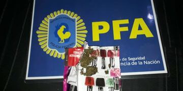 Detienen a dos sujetos que transportaban marihuana\u002E