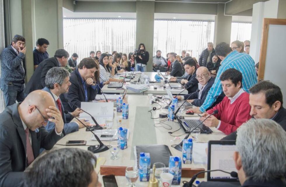 Recomposición Salarial: sindicatos municipales piden el 30% de aumento