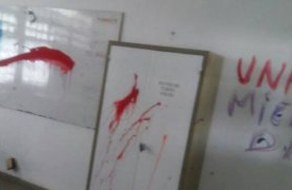 Cuatro menores fueron detenidos por destrozar una escuela