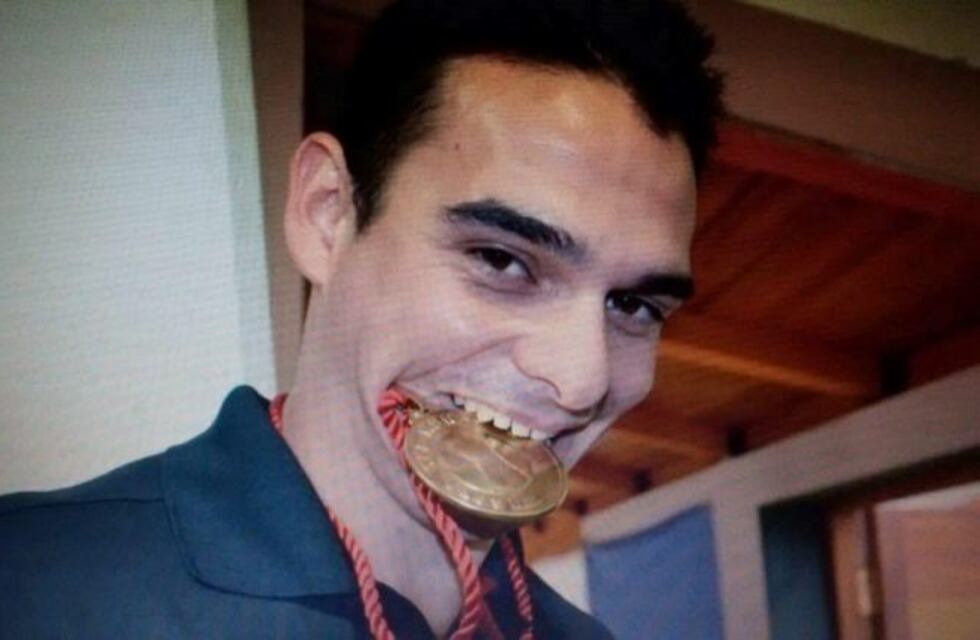 El puntano ganó el oro en pelota de cuero y lo recibieron con mucha emoción