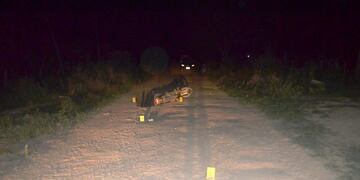 Se cayó de la moto y por las lesiones graves perdió la vida