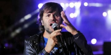 Ciro Martínez sorprendió a los vecinos de Ciudad Jardín y volvió a tocar con Los Piojos