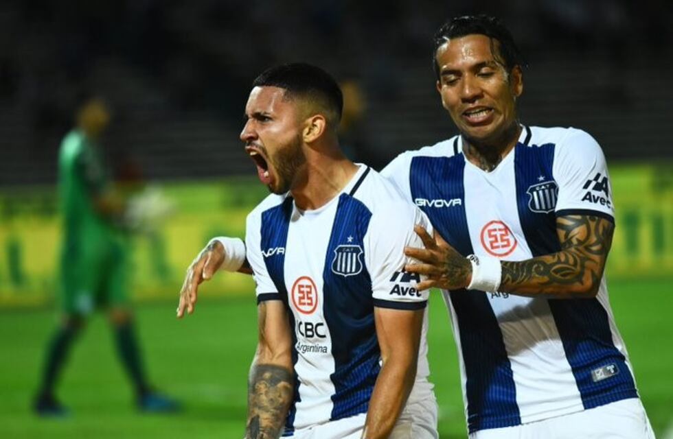 Nahuel Bustos se sacó la mufa en una noche a puro gol