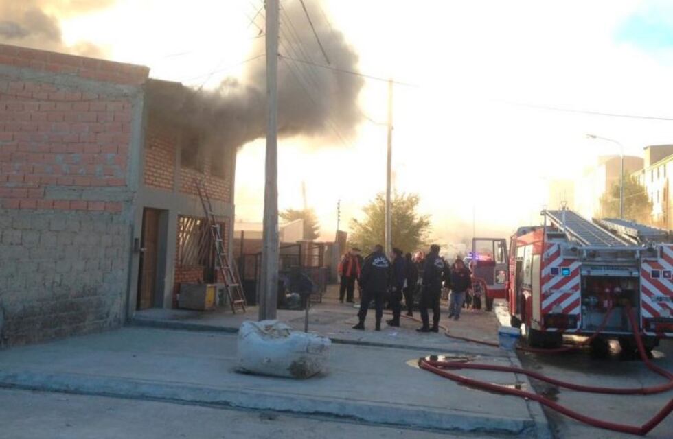Trágico: tres personas fallecidas y dos en grave estado a causa de un incendio